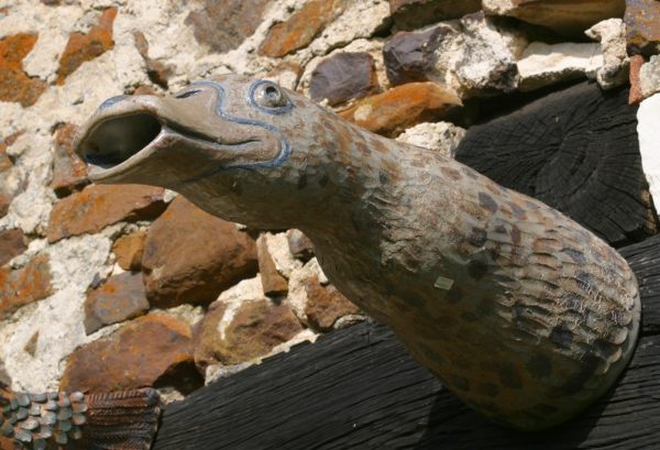 Gargouille canard, poterie sculpture, art fantastique d'Emmanuel Buchet, potier sculpteur au pays des sorciers