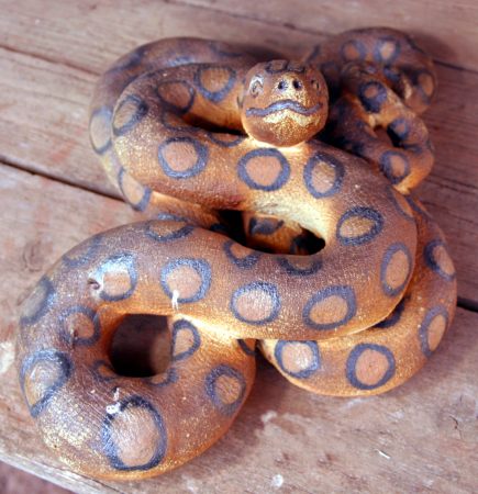 Serpent ocellé, art fantastique d'Emmanuel Buchet, potier sculpteur dans le Cher en Berry